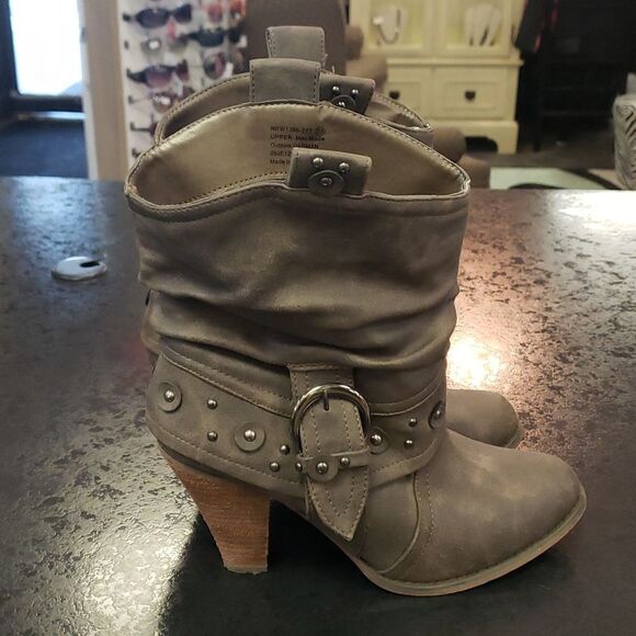Not rated boots  - Picture 1 of 5